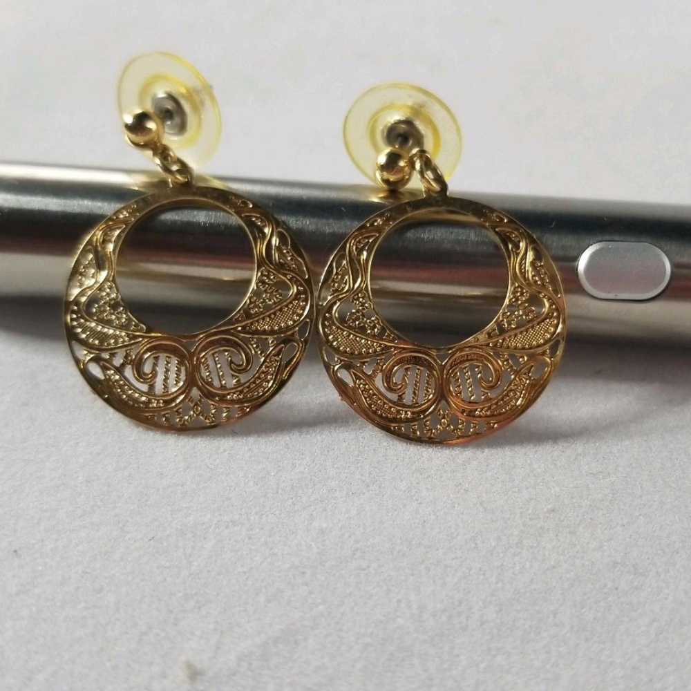 Gold colored Vintage dangle earrings